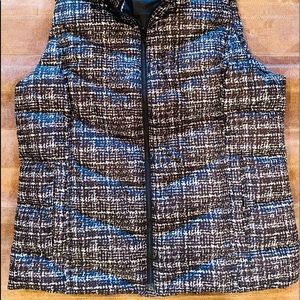 Lands End Womens Down Puffer Vest Size: M, Black & White Pattern. Pre-owned